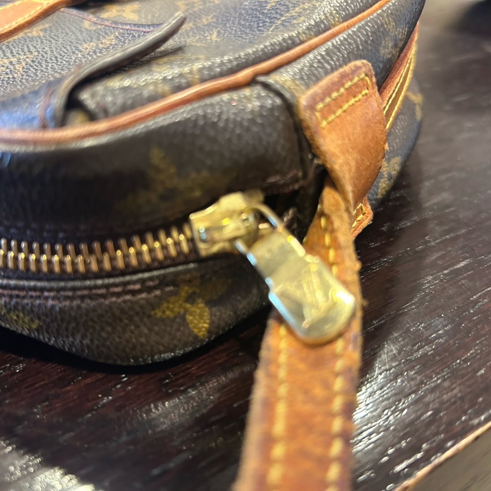 Louis Vuitton Brown Monogram Shoulder Bag - Picture 11 of 14